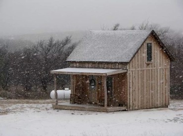 Charming Cottage Rental with Whirlpool Tub in Sharon, Oklahoma - Sharon, Oklahoma - glamping.directory