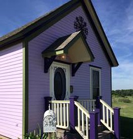 Charming Cottage Rental with Whirlpool Tub in Sharon, Oklahoma - glamping.directory