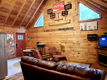 Lovely Copperhill Cabin Rental for a Tennessee Vacation - Copperhill, Tennessee - glamping.directory