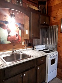 Lovely Copperhill Cabin Rental for a Tennessee Vacation - Copperhill, Tennessee - glamping.directory