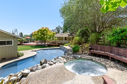 Breathtaking Villa with Sauna and Heated Pool in Sebastopol, California - Sebastopol, California - glamping.directory