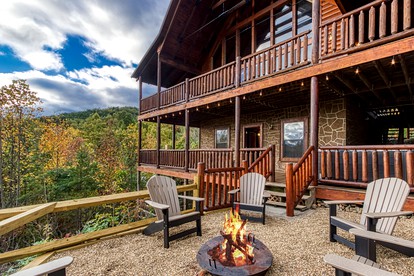 Smoky Mountain Views Cabin in Sevierville, Tennessee for Family Glamping - Sevierville, Tennessee - glamping.directory
