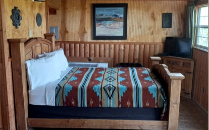 Exceptional Cabin near Lake Granbury Perfect for Discovering Texas Wildlife - Bluff Dale, Texas - glamping.directory