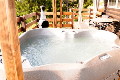 Exceptional Cabin near Lake Granbury Perfect for Discovering Texas Wildlife - Bluff Dale, Texas - glamping.directory