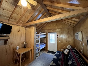 Charming Cabin with Private Bath and Wi-Fi near Lake Mead National Recreation Area, Arizona - Meadview, Arizona - glamping.directory