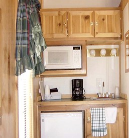 Charming Cabin with Private Bath and Wi-Fi near Lake Mead National Recreation Area, Arizona - Meadview, Arizona - glamping.directory