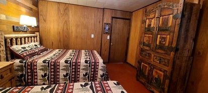 Montana Glamping at this Cozy Cabin Rental in Fort Smith - Fort Smith, Montana - glamping.directory