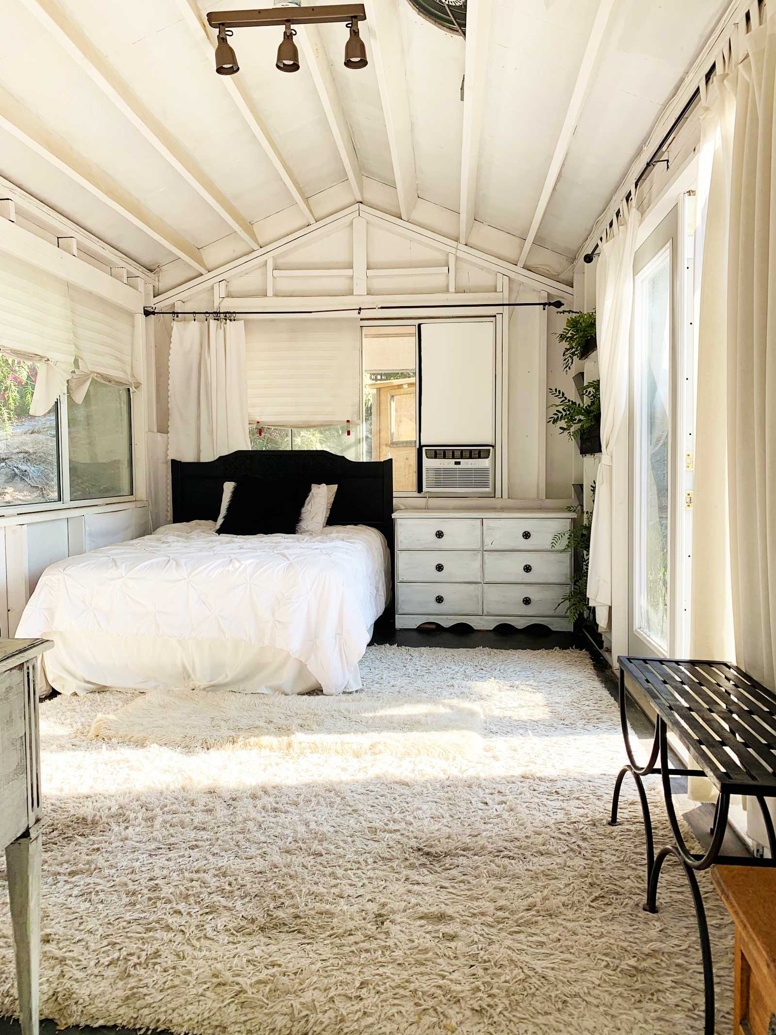 Tiny Home Cabin in the Hills - Sunland, California - glamping.directory