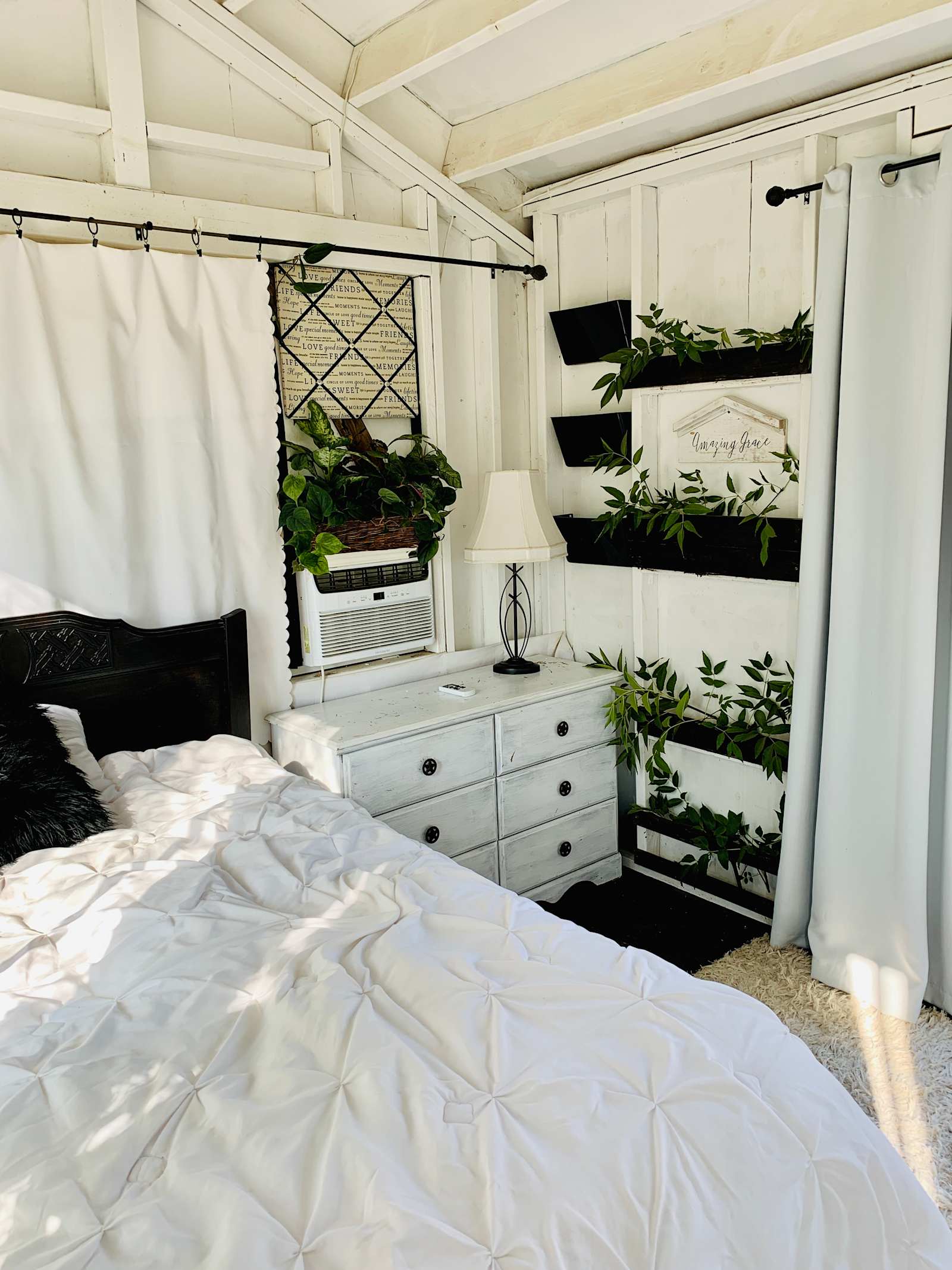 Tiny Home Cabin in the Hills - Sunland, California - glamping.directory