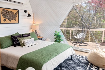 Luxury Fully Equipped Dome with Hot-Tub and Impressive Deck in Tennessee - Altamont, Tennessee - glamping.directory