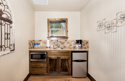 Relaxing Fredericksburg Hill Country Cottages with Porch Swings & Private Wine Collective Access in Texas - Fredericksburg, Texas - glamping.directory