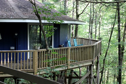 Rustic Tree Top Cabin in Sky Valley, Georgia - glamping.directory