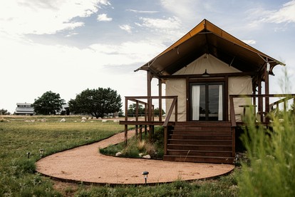 Spectacular Cottage with Swimming Pool in Fredericksburg, Texas - Fredericksburg, Texas - glamping.directory