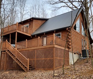 Fantastic Secluded Cabin with Fire Pit and Hot-tub in Campbellsville, Kentucky - Campbellsville, Kentucky - glamping.directory