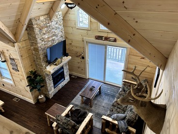 Fantastic Secluded Cabin with Fire Pit and Hot-tub in Campbellsville, Kentucky - Campbellsville, Kentucky - glamping.directory