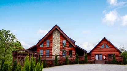 Sublime Vacation Rental for Unforgettable Family or Group Vacations in Dobson, North Carolina - glamping.directory