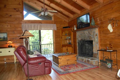 Cozy Log Cabin Getaway in the Woodlands near the Appalachian Trail in Georgia - Hiawassee, Georgia - glamping.directory