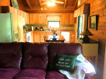 Cozy Log Cabin Getaway in the Woodlands near the Appalachian Trail in Georgia - Hiawassee, Georgia - glamping.directory