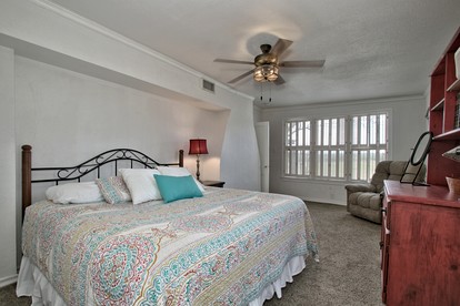 Luxurious German-Style Ranch Vacation Rental with Pool Access and Stunning Views in Bergheim, Texas - Bergheim, Texas - glamping.directory