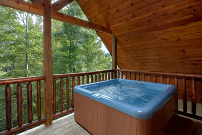 Beautiful Cabin Getaway with a Private Hot Tub near Downtown Gatlinburg in Tennessee - Gatlinburg, Tennessee - glamping.directory