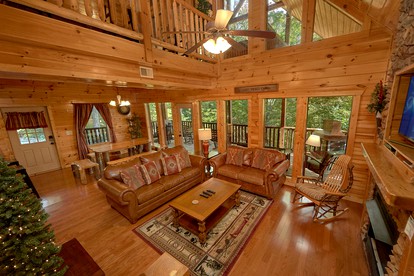 Beautiful Cabin Getaway with a Private Hot Tub near Downtown Gatlinburg in Tennessee - Gatlinburg, Tennessee - glamping.directory