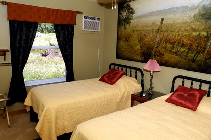 Cozy Suite Rental with Breathtaking Views near Sandpoint, Idaho - Careywood, Idaho - glamping.directory