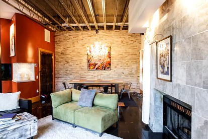 Unique and Modern Getaway with an Exotic Aquarium in Indianapolis, Indiana - Indianapolis, Indiana - glamping.directory