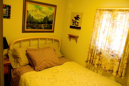 Cabin Rental with a Spacious Deck Nestled in the Woods of Lakeview, Oregon - Lakeview, Oregon - glamping.directory
