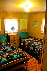 Cabin Rental with a Spacious Deck Nestled in the Woods of Lakeview, Oregon - Lakeview, Oregon - glamping.directory