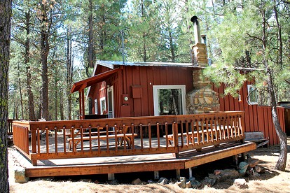 Cabin Rental with a Spacious Deck Nestled in the Woods of Lakeview, Oregon - glamping.directory