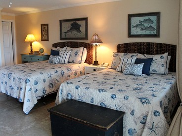 Charming Cottage Rental with Private Balcony Overlooking Beach on Port Aransas, Texas - Port Aransas, Texas - glamping.directory