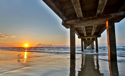 Charming Cottage Rental with Private Balcony Overlooking Beach on Port Aransas, Texas - Port Aransas, Texas - glamping.directory