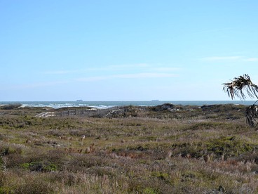 Charming Cottage Rental with Private Balcony Overlooking Beach on Port Aransas, Texas - Port Aransas, Texas - glamping.directory