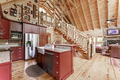 Incredible Family Cabin with Pool Table, Arcade Game, and Hot Tub for Luxury Getaway in Gatlinburg, Tennessee - Gatlinburg, Tennessee - glamping.directory