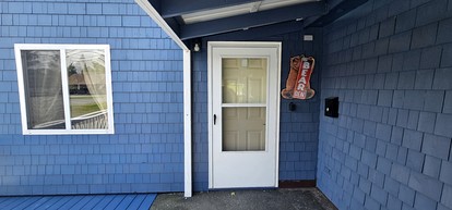 Studio Cabin Well Equipped Suitable for Two in Maine - Greenville, Maine - glamping.directory
