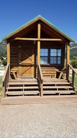 Spectacular Lakefront Wooden Cabin near West Yellowstone, Montana - West Yellowstone, Montana - glamping.directory