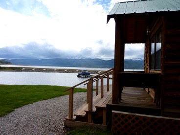 Spectacular Lakefront Wooden Cabin near West Yellowstone, Montana - glamping.directory