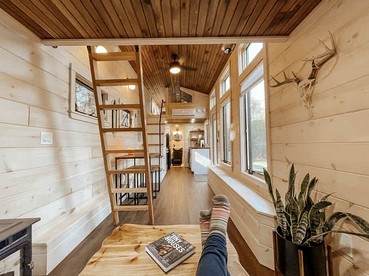 Stunning Cedar Tiny House with Sauna Access for a Romantic Getaway in Chester, Vermont - Chester, Vermont - glamping.directory