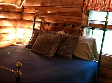 Cozy Log Cabin Rental for Two near the Wolf River in Elton, Wisconsin - Elton, Wisconsin - glamping.directory