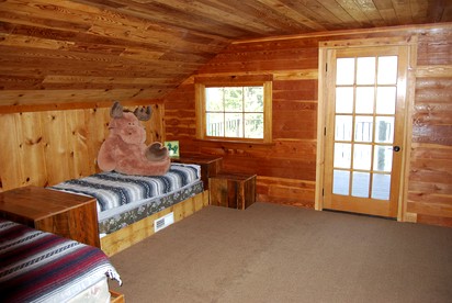 Luxury Vacation Rental on Palmer Lake in Okanogan County, Washington - Loomis, Washington - glamping.directory