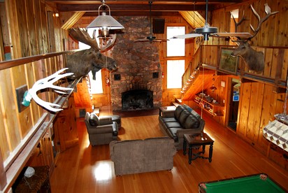 Luxury Vacation Rental on Palmer Lake in Okanogan County, Washington - Loomis, Washington - glamping.directory
