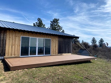 Heavenly Cottage with Private Deck and Lovely Countryside Views in Plummer, Idaho - glamping.directory