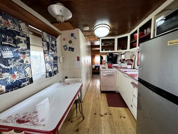 Retro Trailer Rental for Unique Getaway near Joshua Tree National Park, California - Joshua Tree, California - glamping.directory