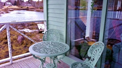 Idyllic Cottage Getaway with a Cozy Fireplace on Linekin Bay in Maine - East Boothbay, Maine - glamping.directory
