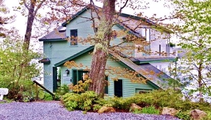 Idyllic Cottage Getaway with a Cozy Fireplace on Linekin Bay in Maine - glamping.directory