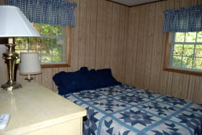 Cozy Two-Bedroom Vacation Rental on 35 Acres in Lake George, New York - Lake George, New York - glamping.directory