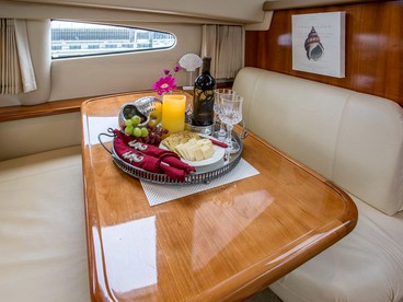 Luxury Boat Rental Located in the Marina of Boston Harbor, Massachusetts - Charlestown, Massachusetts - glamping.directory