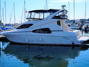Luxury Boat Rental Located in the Marina of Boston Harbor, Massachusetts - glamping.directory