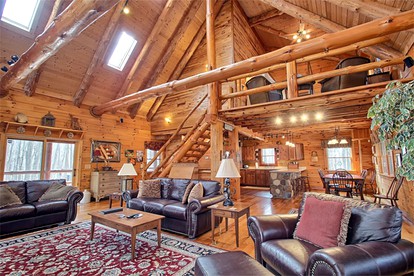 Traditional Vacation Cabin with a Private Hot Tub in Hocking County, Ohio - Logan, Ohio - glamping.directory