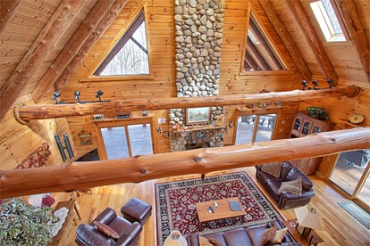 Traditional Vacation Cabin with a Private Hot Tub in Hocking County, Ohio - Logan, Ohio - glamping.directory